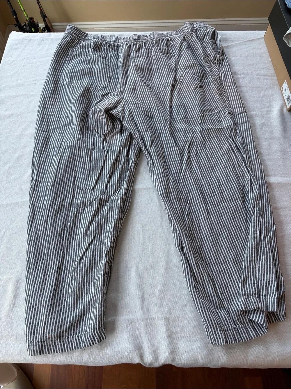 Old Navy Women’s Striped Linen-Blend Pants — Black & White
